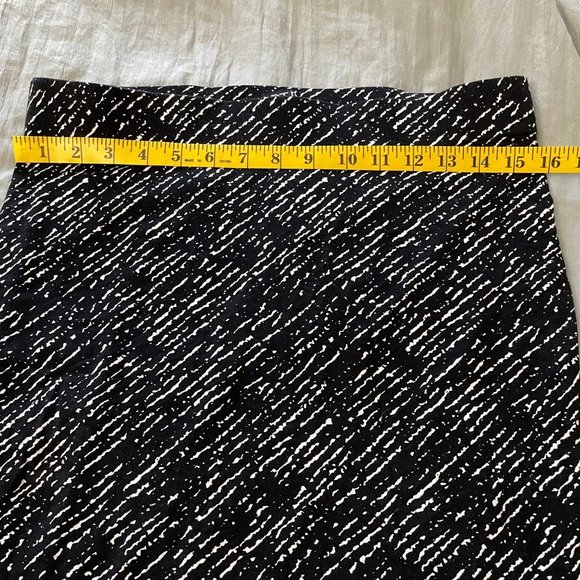 Apt 6 Straight Pencil Stretch Lined Skirt - Black White Geometric - Medium - Picture 4 of 4